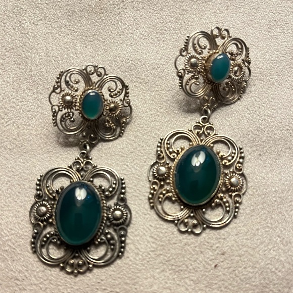Elegant Sterling Silver filigree and green stones Dangle Earrings